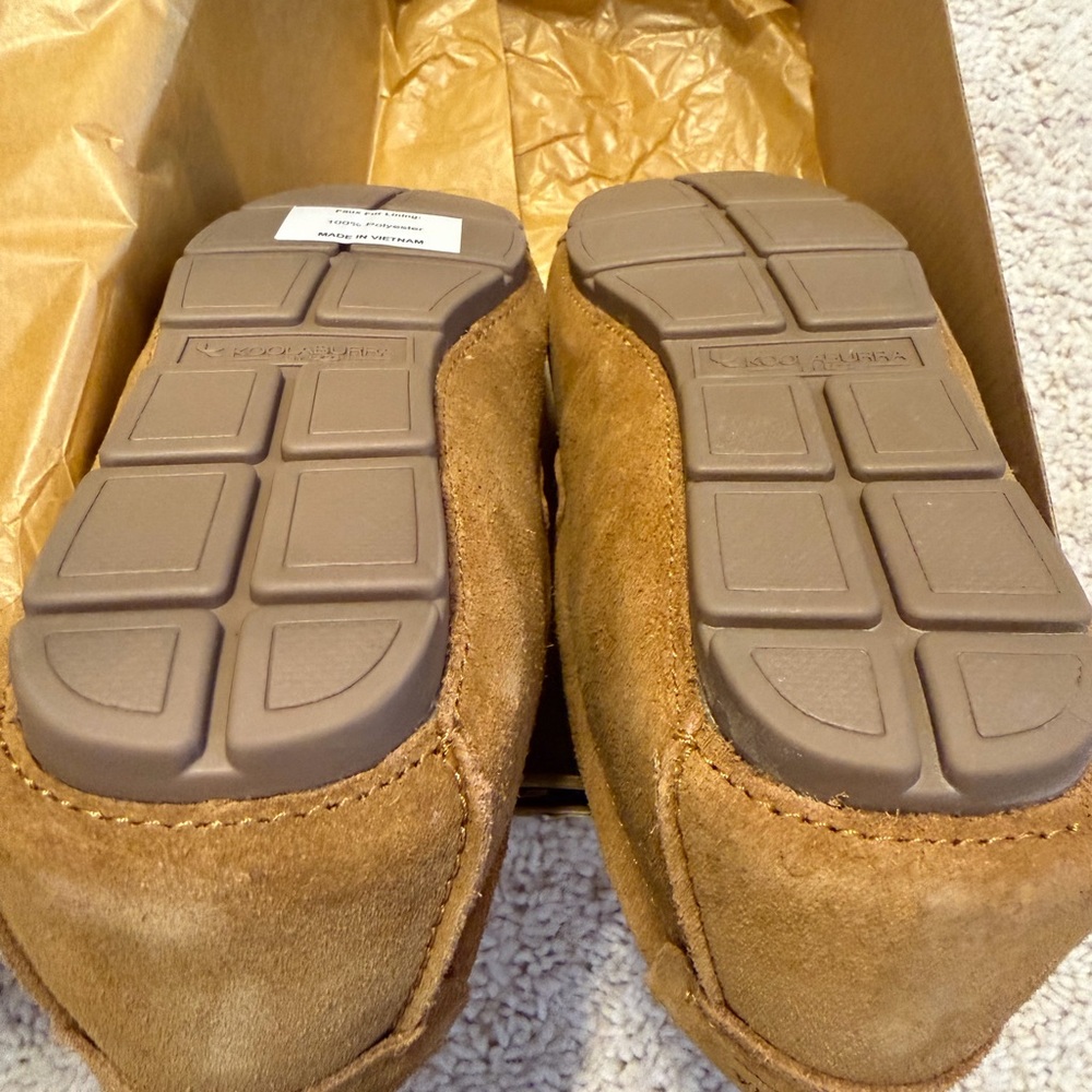 UGG Slippers by KOOLABURRA - Picture 4 of 10